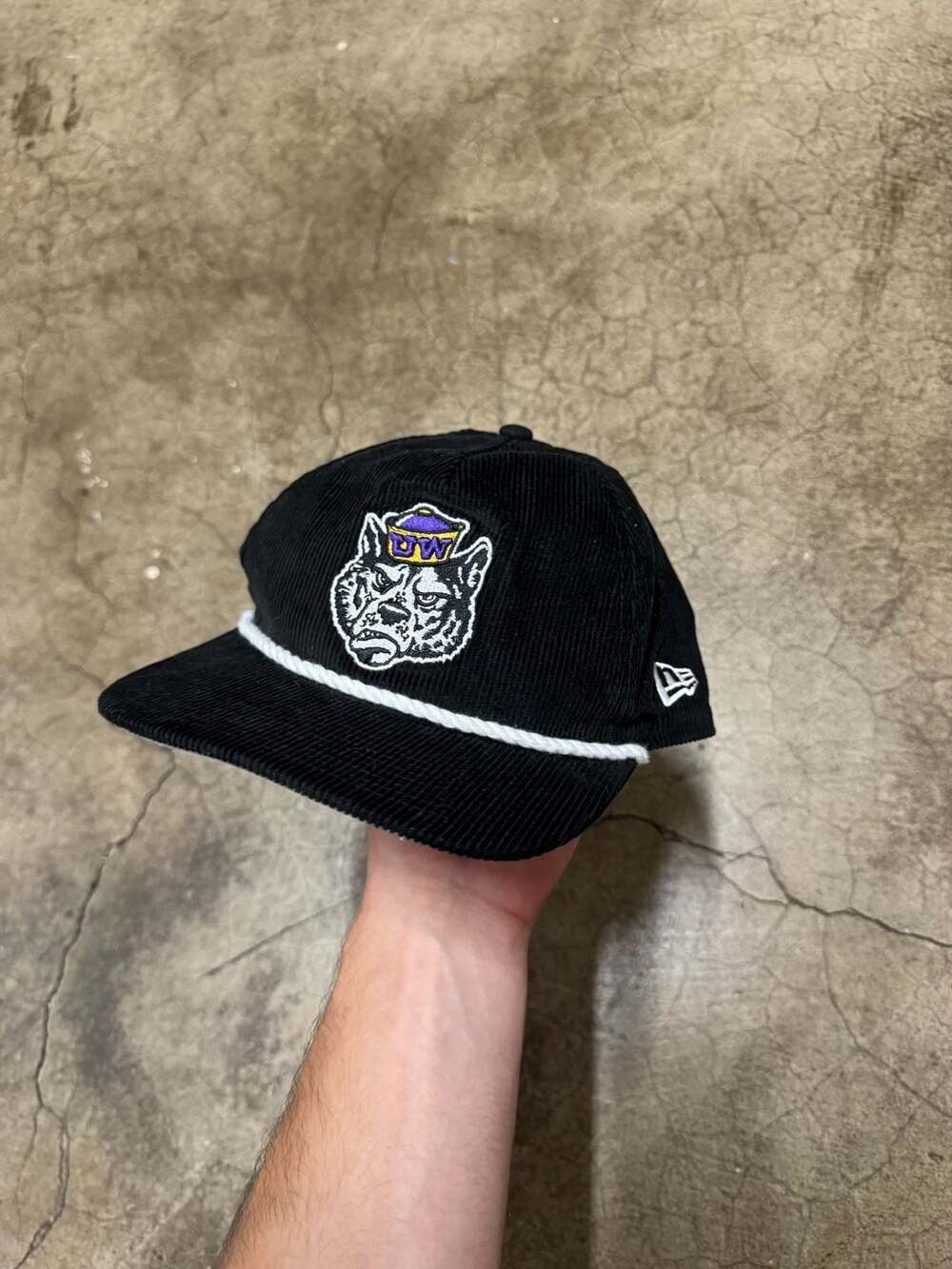 New Era Washington Huskies College Vault The Golfer Black Corduroy Rope Snapback